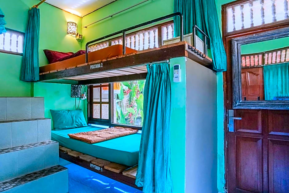 Padi-Padi Hostel & Bar
