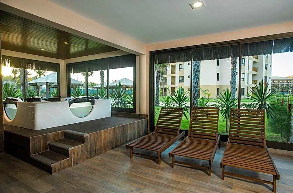 PARAÍSO FRENTE MAR - VG SUN CUMBUCO PARA 4 PESSOAS - COM HIDRO, SAUNA, PISCINA, COZINHA COMPLETA, PARQUINHO E WI-Fl