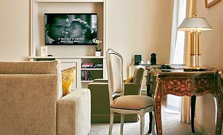 Junior Suite with Harbor and Hillside View