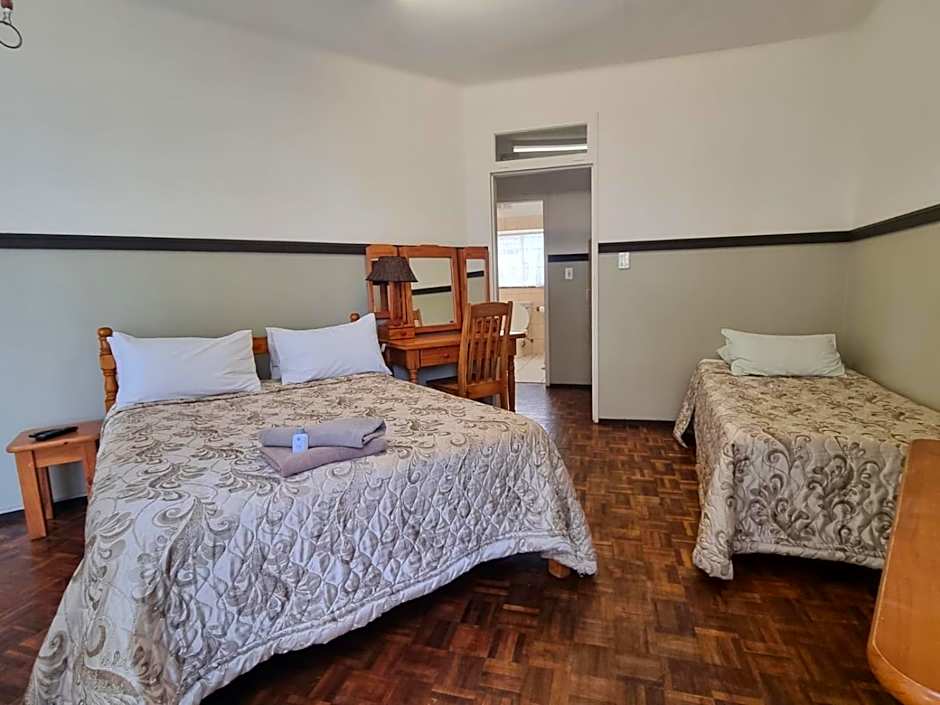 Airport Inn Bed and Breakfast