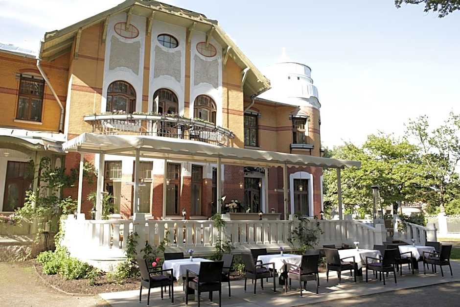 Villa Ammende Restaurant and Hotel