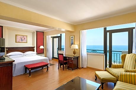 Hospitality Suite, 1 Queen, Garden view, High floor, Balcony
