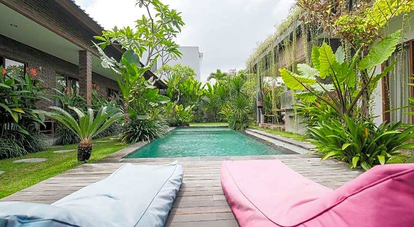 The Kumpi Bali by The Lavana