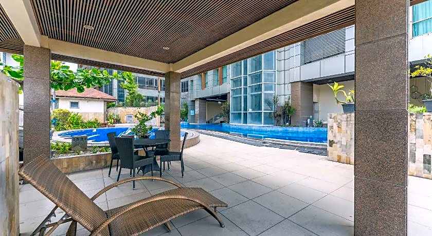 Crown Regency Hotel & Towers