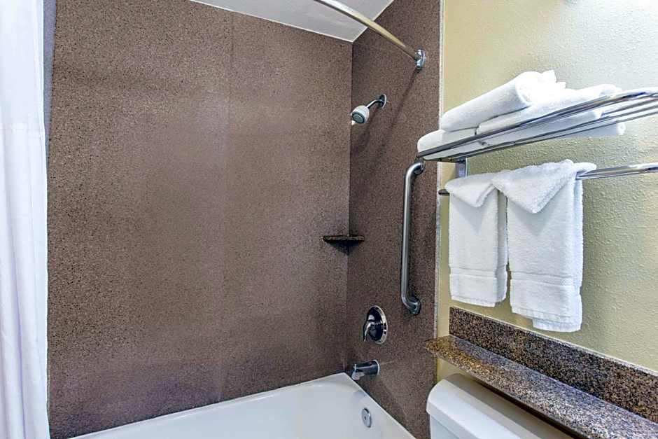 Days Inn by Wyndham Carlsbad