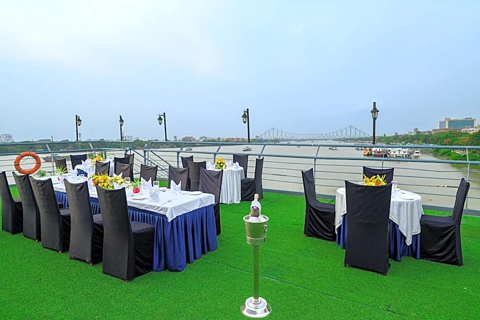 Polo Floatel Kolkata