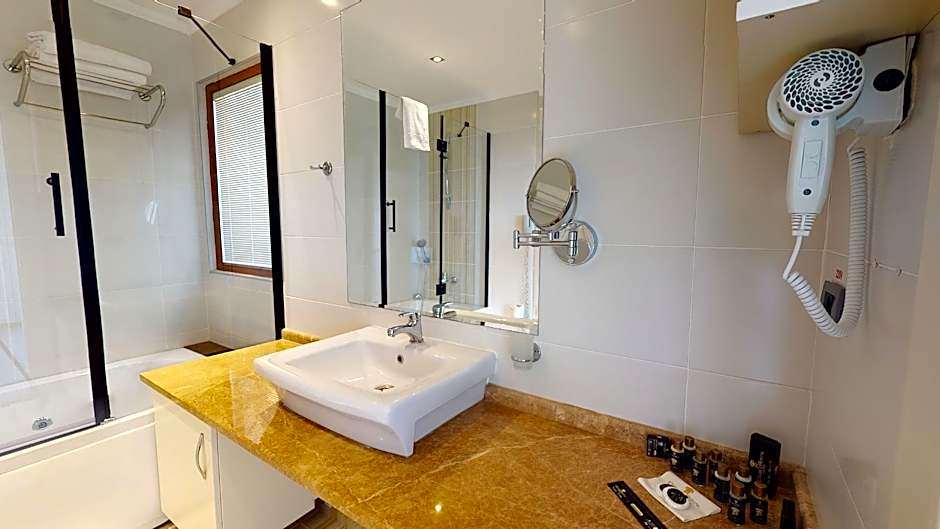 Double Royal Hotel Darica