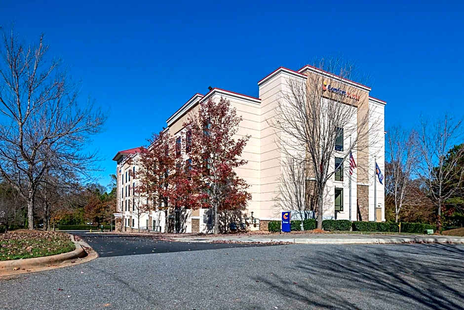 Comfort Suites Huntersville near Lake Norman