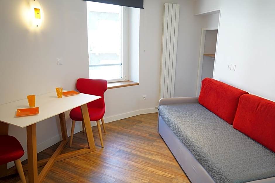 Photo 1 of 10 of Family Room With Kitchenette