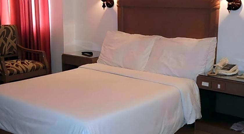 Alicia Hotel & Restaurant