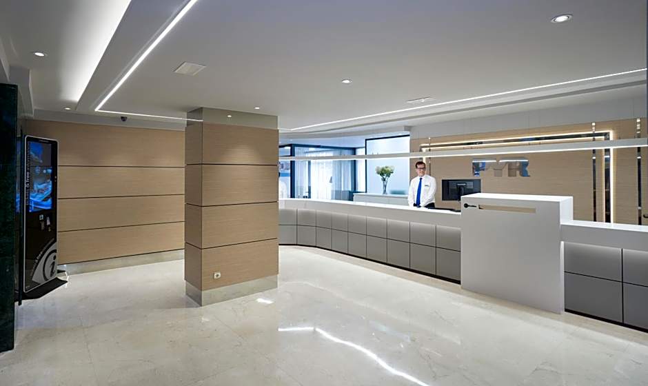 Hotel Apartamentos Pyr Fuengirola