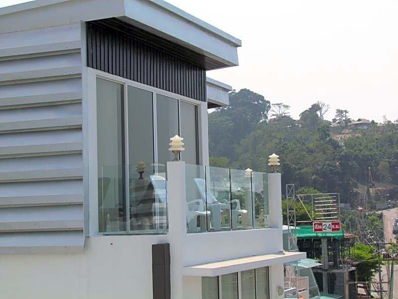 The Front Hotel and Apartments