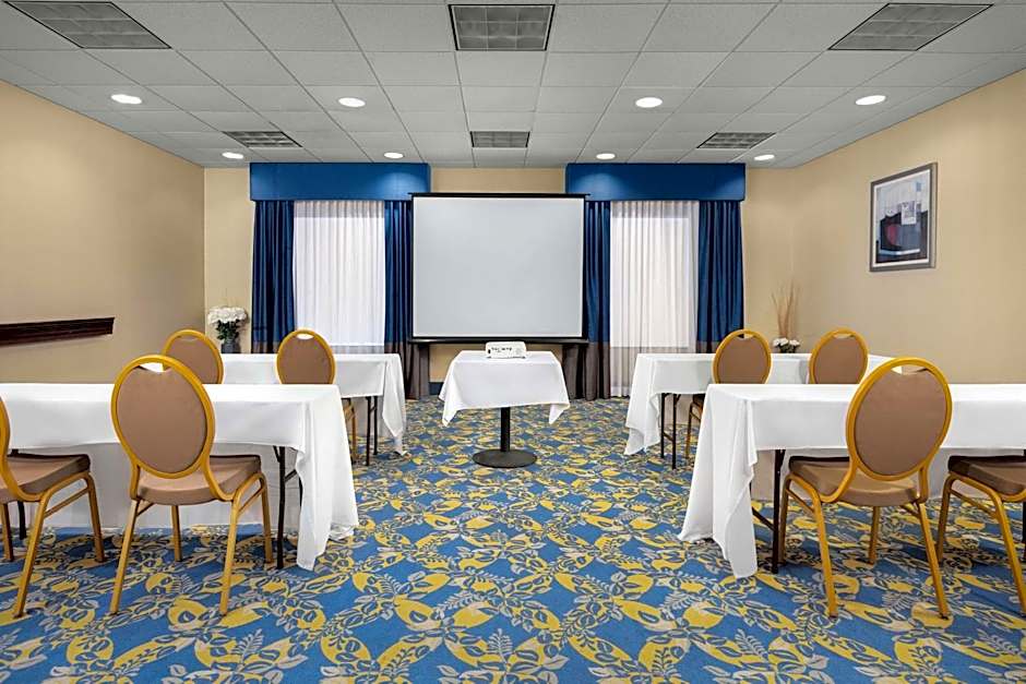 Hampton Inn By Hilton Syracuse Clay