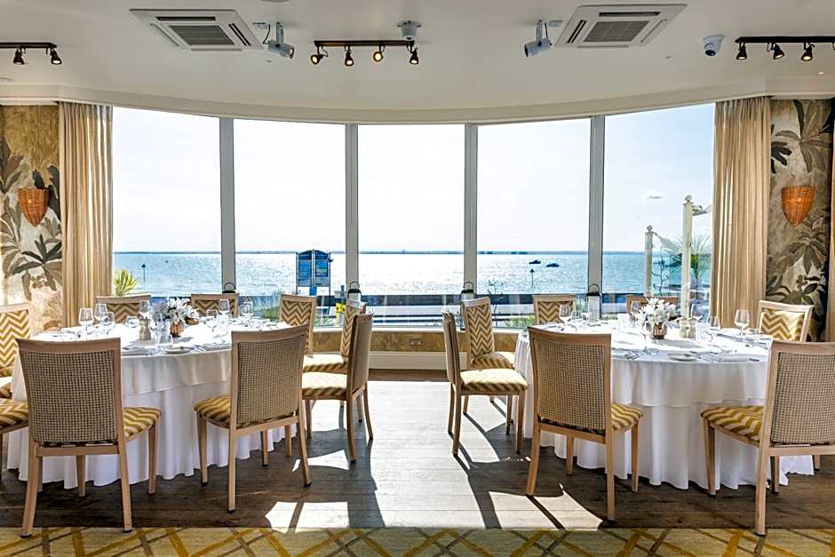 Roslin Beach Hotel
