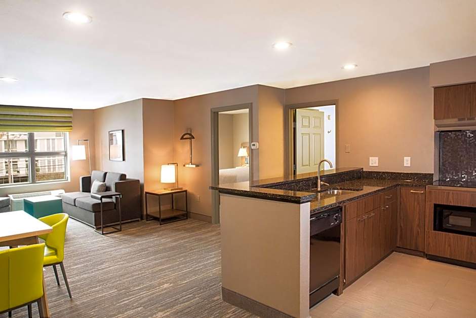 Hampton Inn By Hilton And Suites Seattle-Downtown