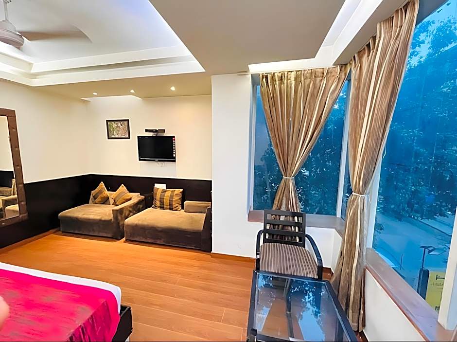 Hotel Anand Retreat Kaushambhi, Ghaziabad