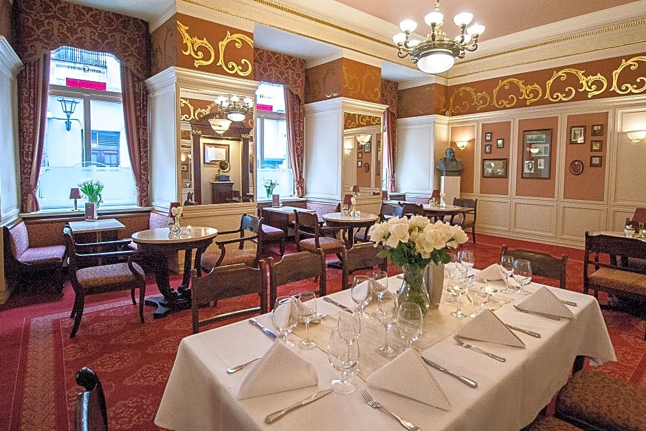 Grand Hotel