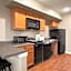 Eagle's Den Suites Cotulla a Travelodge by Wyndham