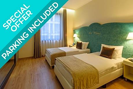 Double or Twin Room - Parking included