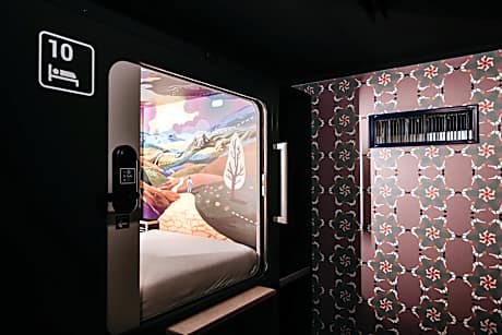 Capsule Hotel - Lucerne Old Town