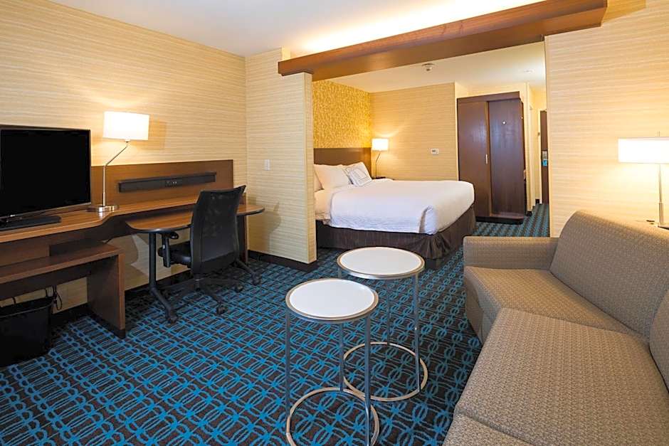 Fairfield Inn & Suites by Marriott Detroit Chesterfield