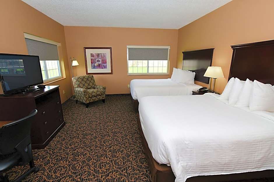Cobblestone Inn & Suites - Denison | Majestic Hills
