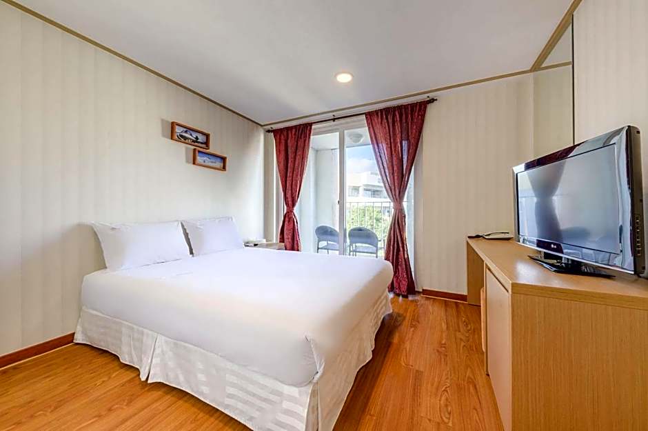 Pine Hill Hotel