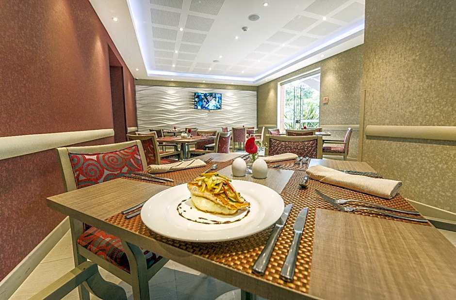 Hotel Plaza Suites