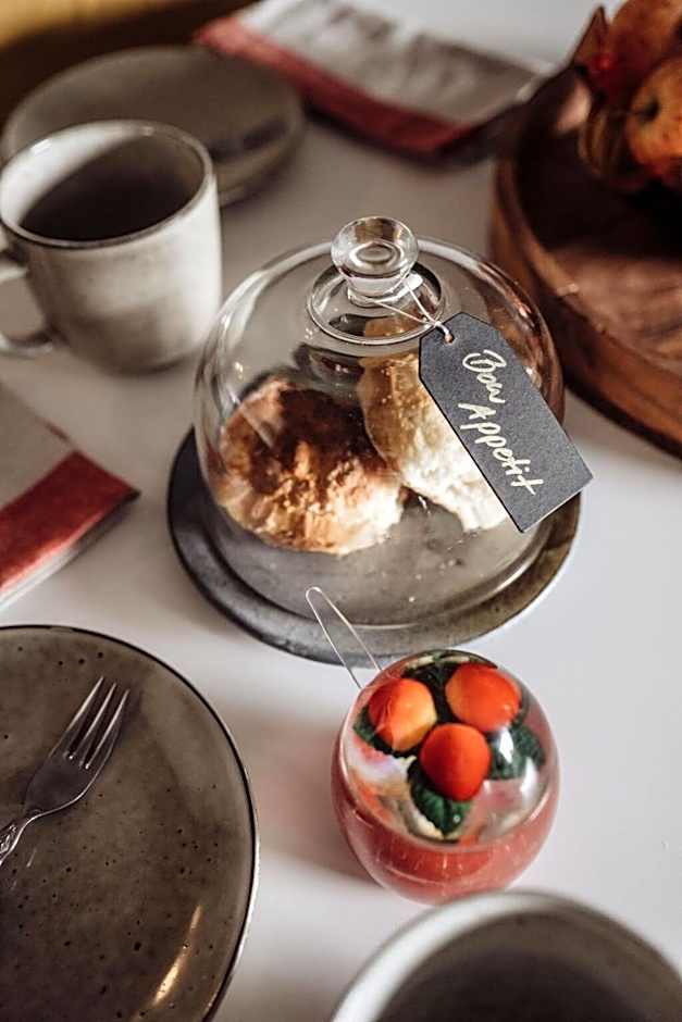 Green Gables B&B Waterfront Apartment or Garden Studio