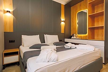 Triple Room with Balcony