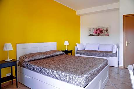 Deluxe Double Room with Extra Bed
