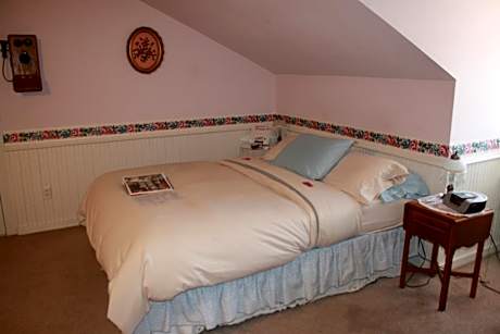 Queen Room with Sofa Bed