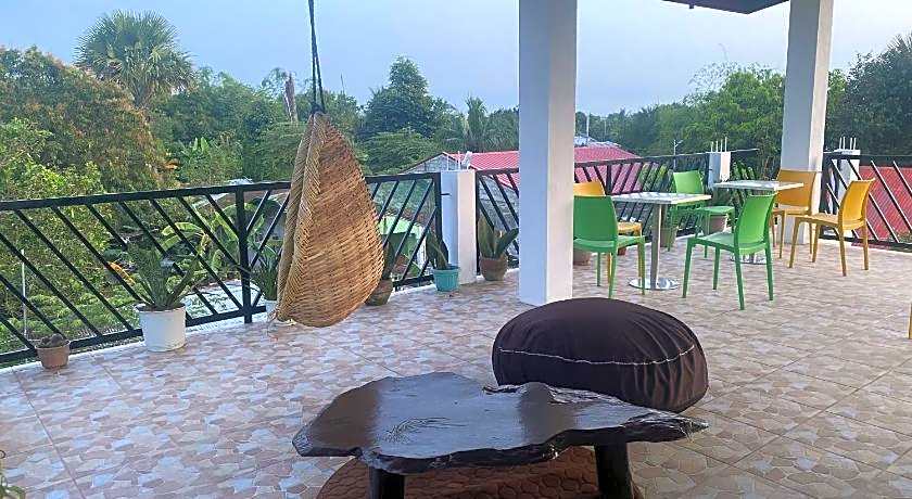 Traditional Filipino Home near 100 Islands Wharf