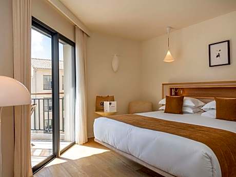 Classic Double or Twin Room with Pool View