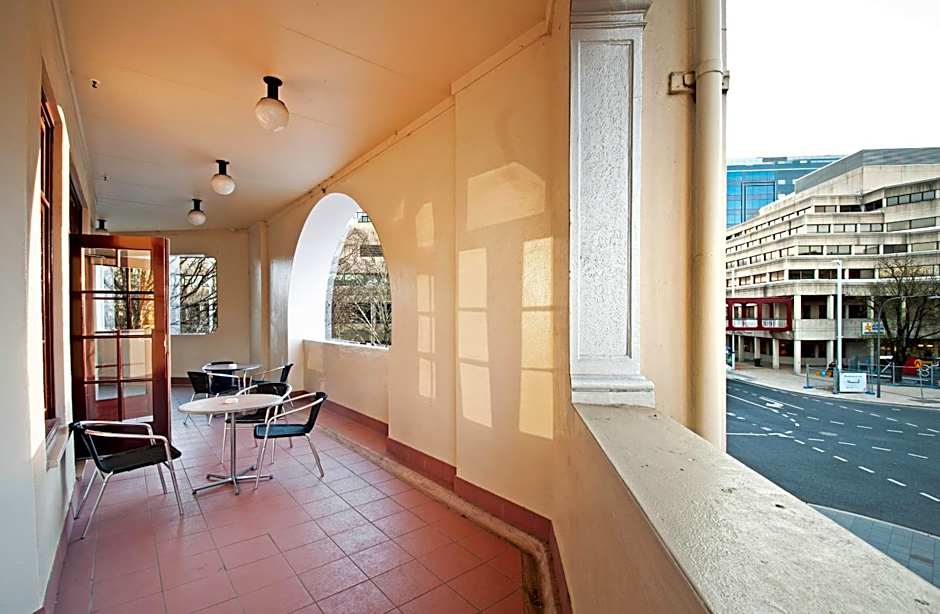 Quest Canberra Apartment