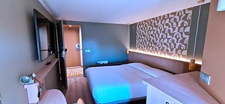 Family Room (6 Adults)