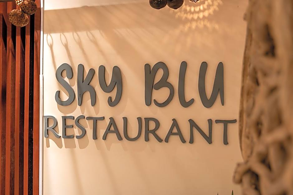 Sky Beach Maldives - Dhiffushi