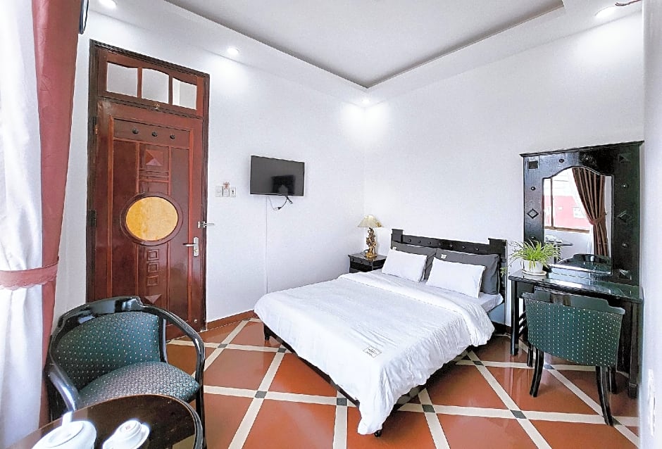 Chill House Dalat Hotel 