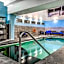 Magnificent Mountain Penthouse - Hot Tub & Pool managed by Little Sister Getaways