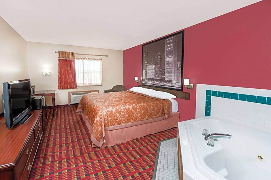 Super 8 by Wyndham Paris IL