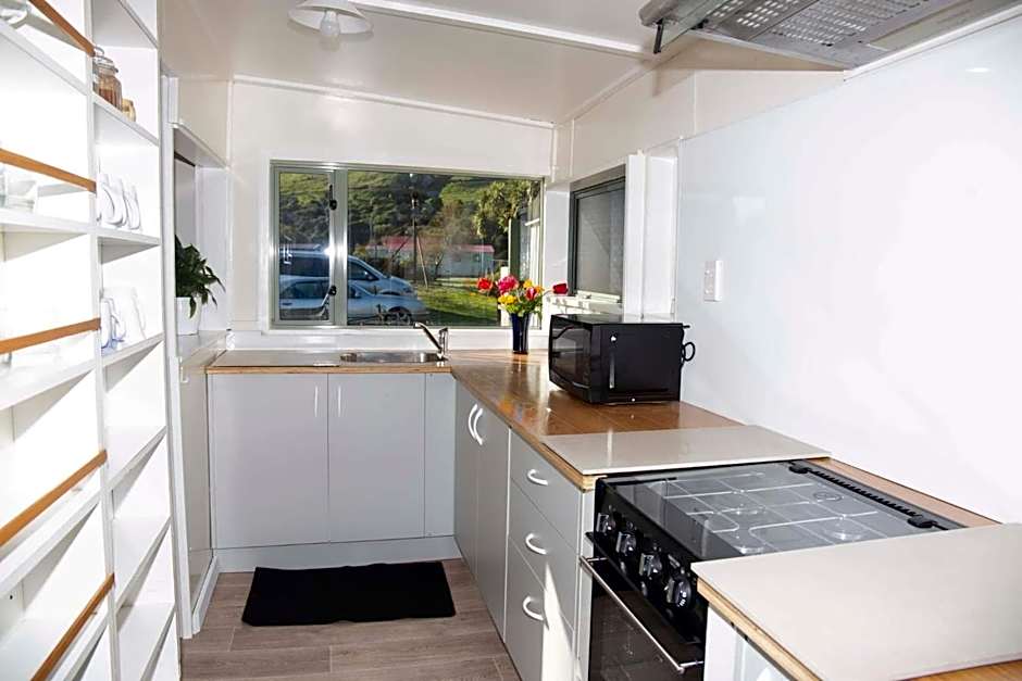 Surat Bay Lodge by the Sea/Backpackers Hostel