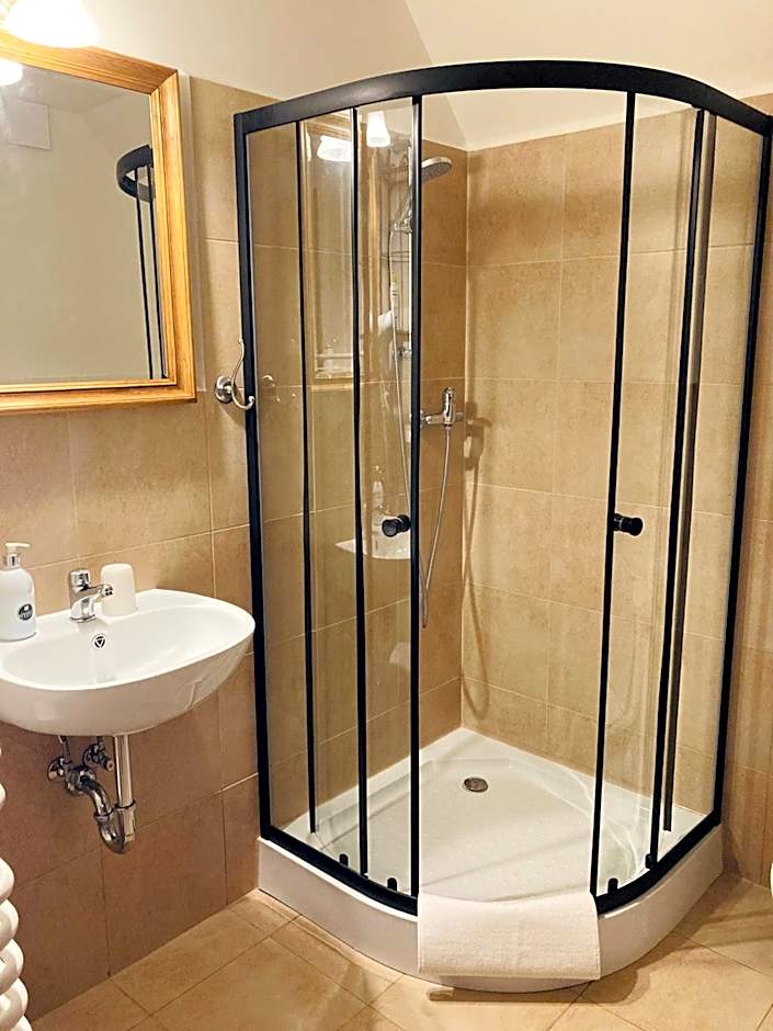 Modryna - Modrzewiowy Dom