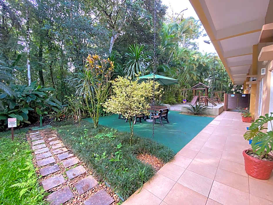 Flat estudio 110 Amarilis Riviera de São Lourenço, 03 piscina climatizada, serviço de hotelaria, limpesa e troca de toalhas diária, carregador veiculo elétrico e servico de praia finais de semana WiFi 500