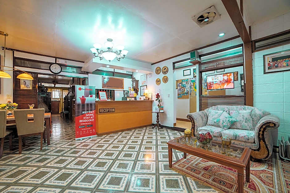 RedDoorz at La Casa Guesthouse former RedDoorz at Tamarind Street Angeles City