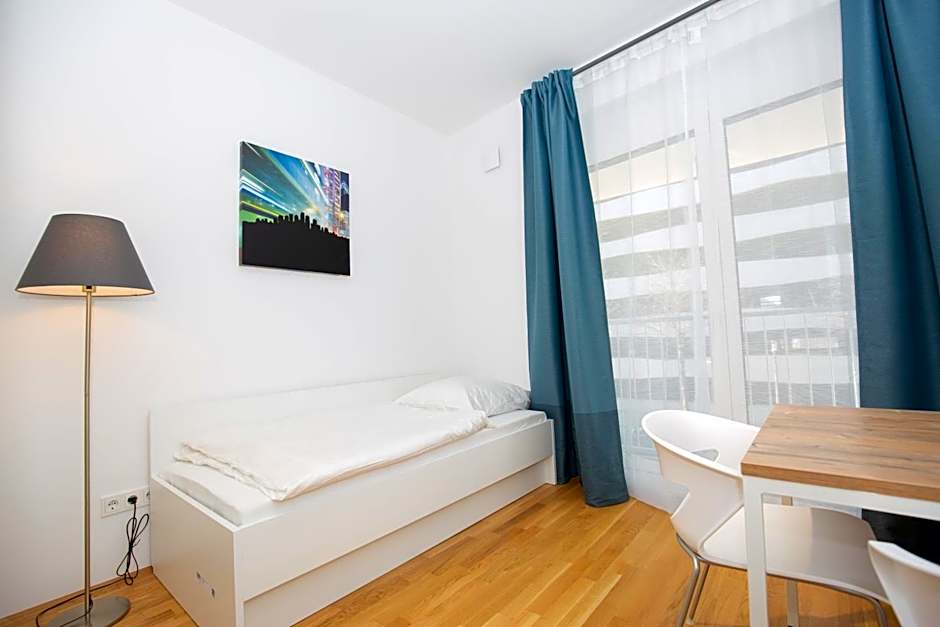 My room serviced apartment-Messe