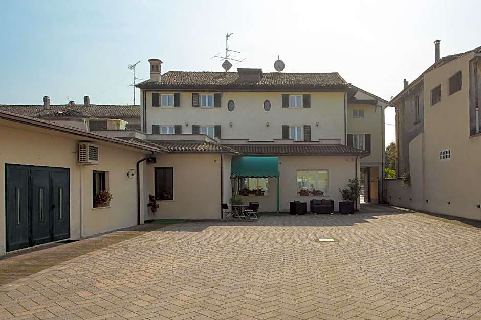 Hotel Gambara