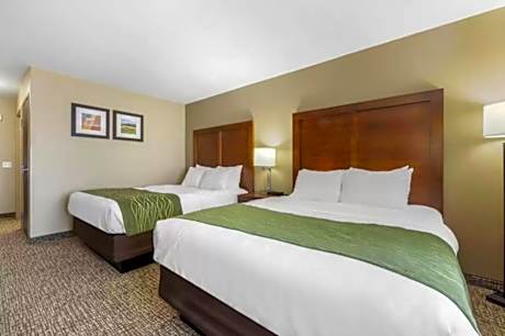 Queen Room with Two Queen Beds - Non-Smoking