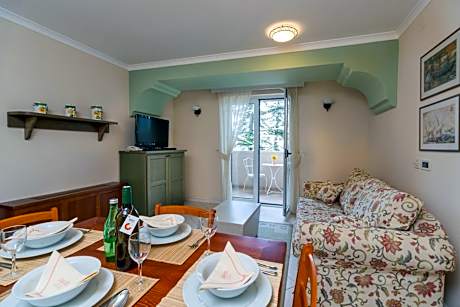 Family Apartment with Sea View