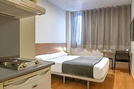 Double Room for 1 Person with Kitchenette - Parking Included