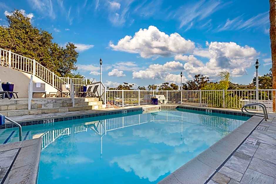 Best Western Plus Marina Shores Hotel